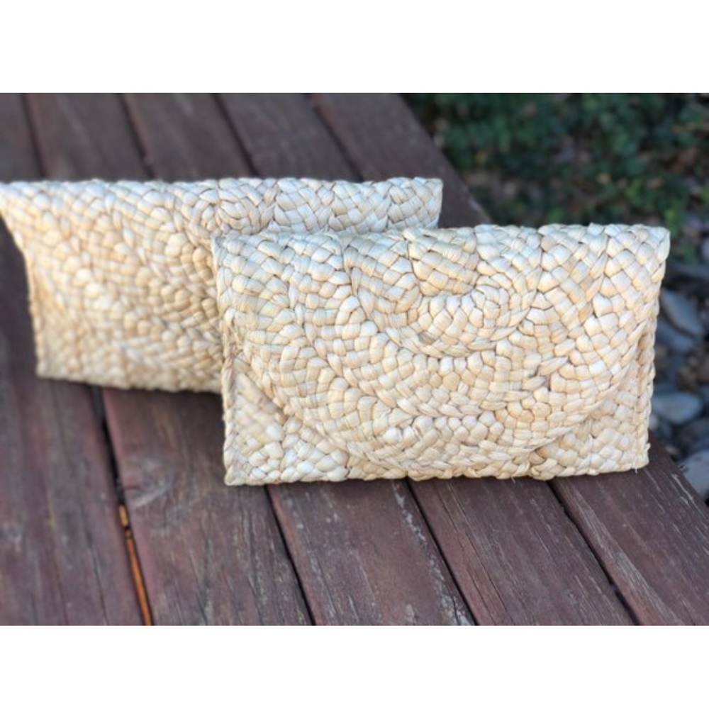 BRAND NEW HANDMADE straw clutch